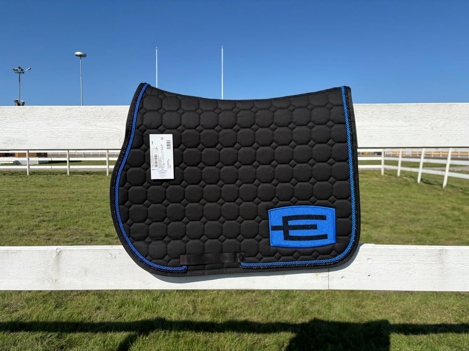 By Equality Line E-logo Sjabrakk royal-gl.black P112+P74