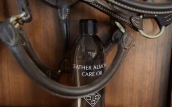 Grooming Deluxe Leather Almond Oil