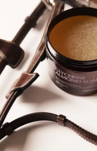 Grooming Deluxe Glycerine Almond Soap